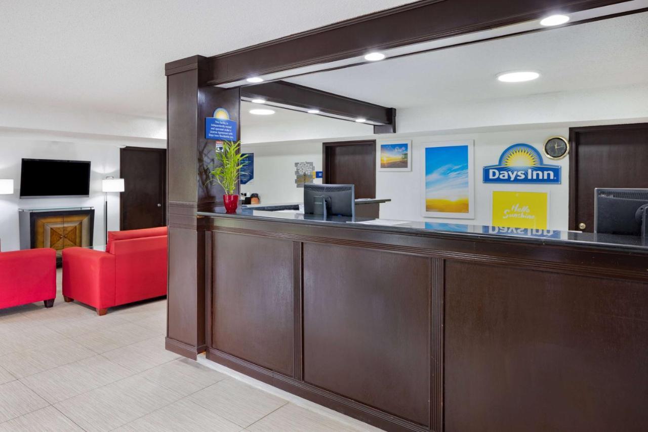 Days Inn By Wyndham Pensacola I-10 Ferry Pass Экстерьер фото