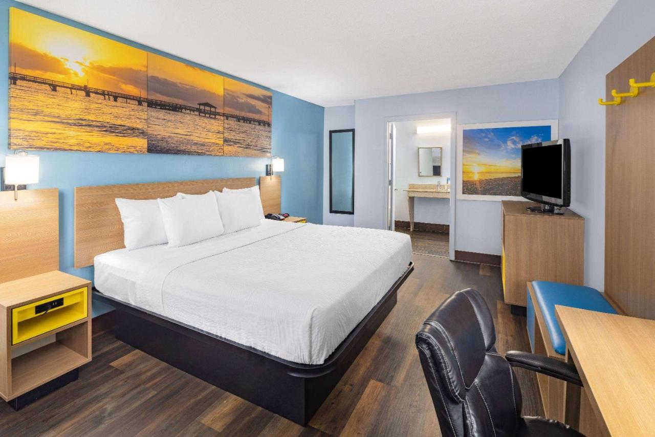Days Inn By Wyndham Pensacola I-10 Ferry Pass Экстерьер фото