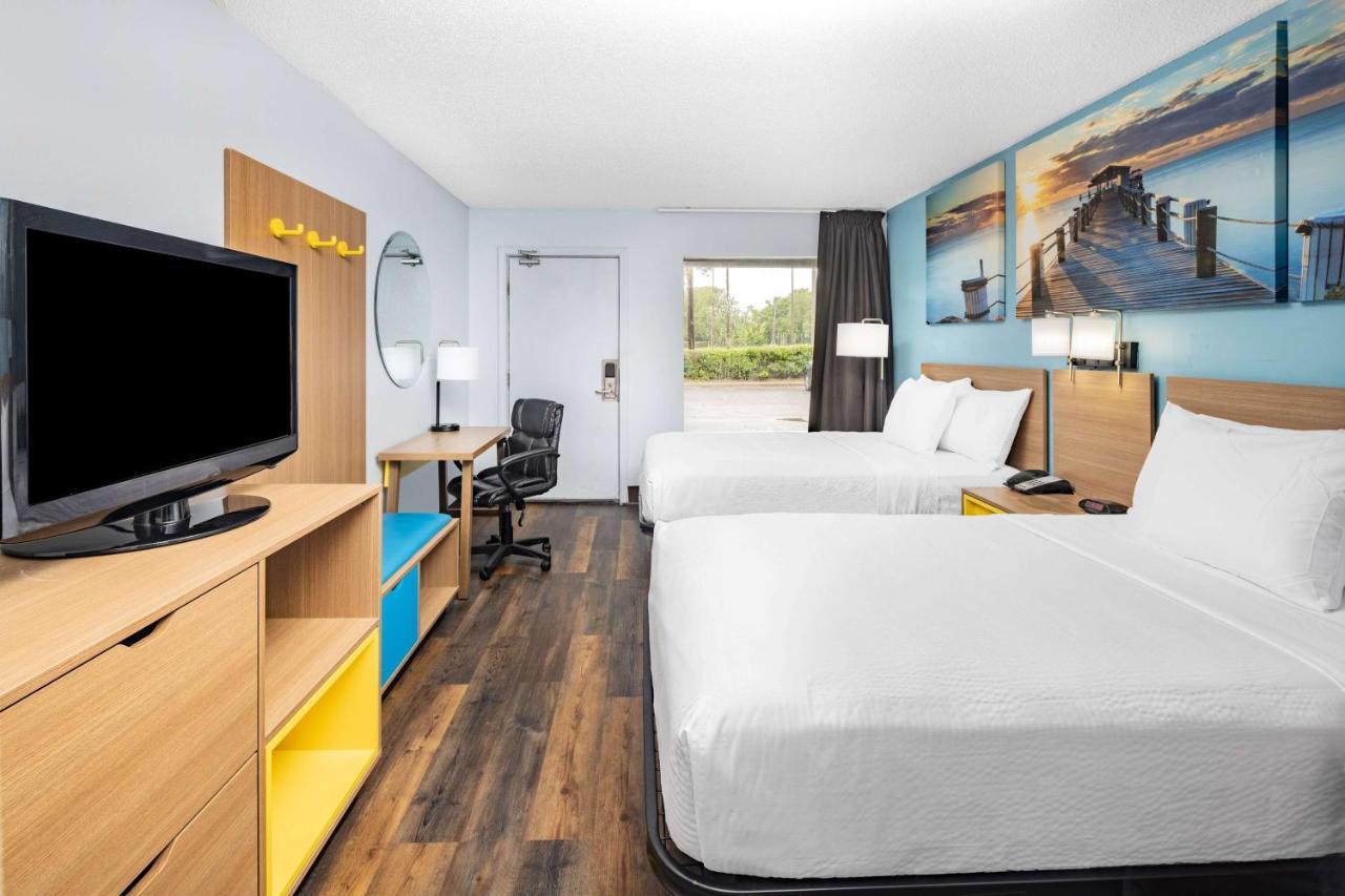 Days Inn By Wyndham Pensacola I-10 Ferry Pass Экстерьер фото