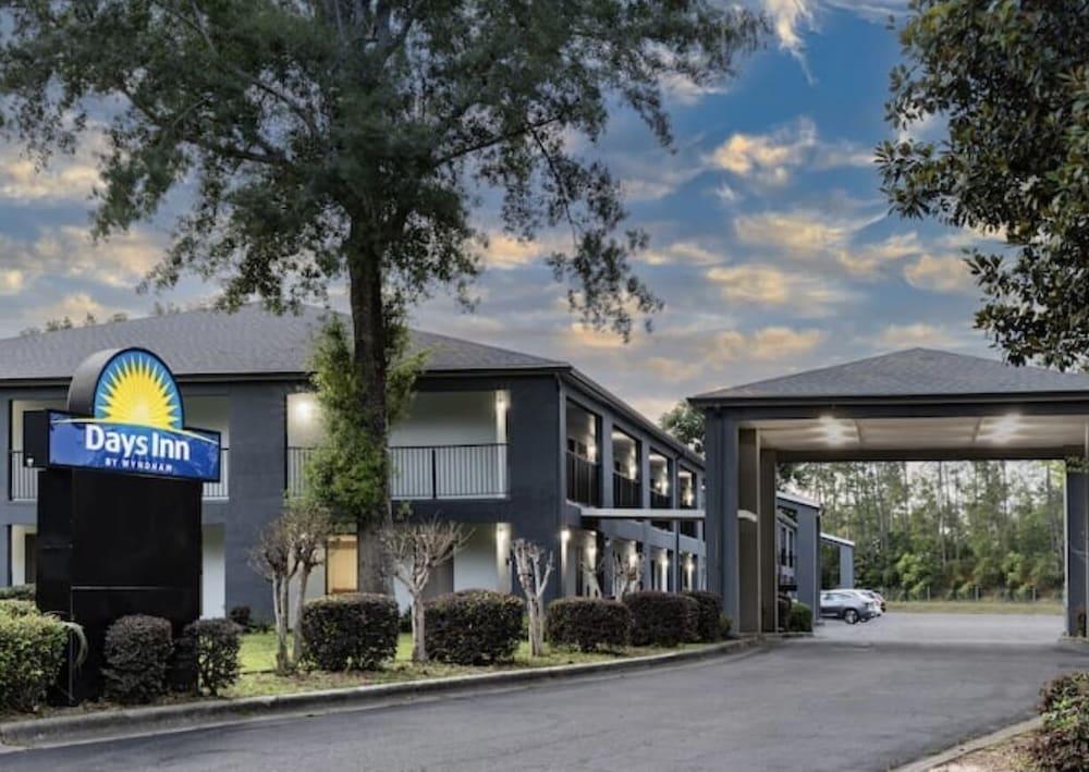 Days Inn By Wyndham Pensacola I-10 Ferry Pass Экстерьер фото